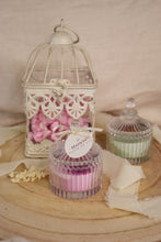 Carica l'immagine nel visualizzatore di Gallery, Candela “Marta”