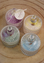 Carica l'immagine nel visualizzatore di Gallery, Candela “Marta”