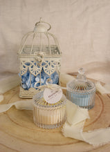 Carica l'immagine nel visualizzatore di Gallery, Candela “Marta”